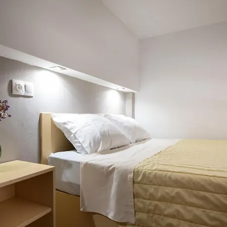 Akti House Psarogiannis & *